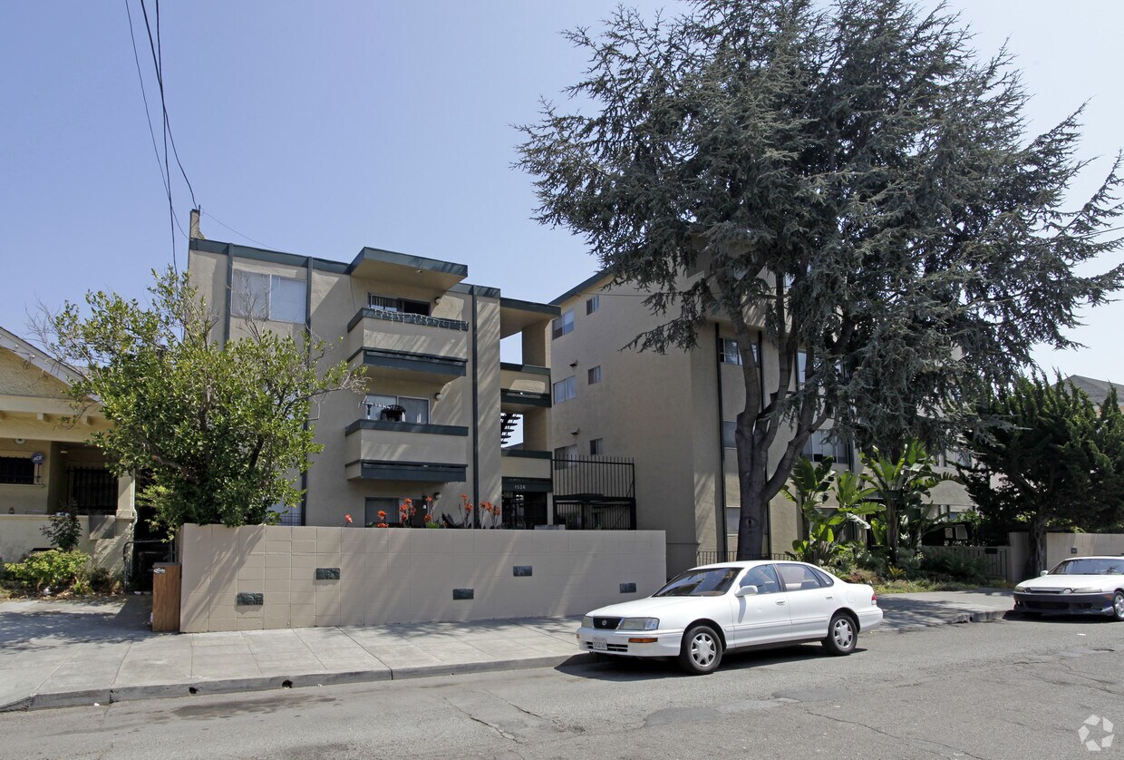 Building Photo - 1530-1536 6th Ave
