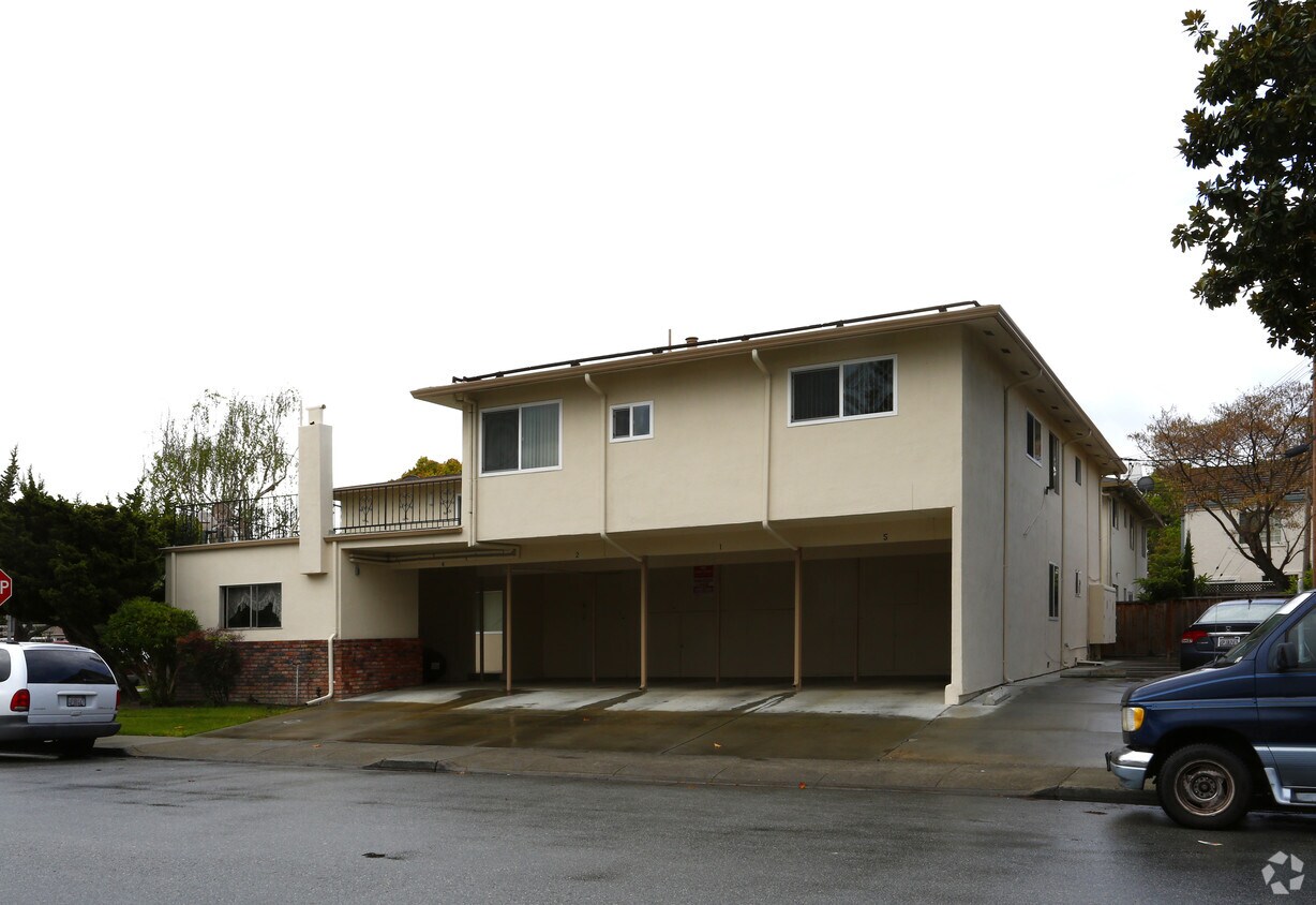 Building Photo - 842 Los Padres Blvd