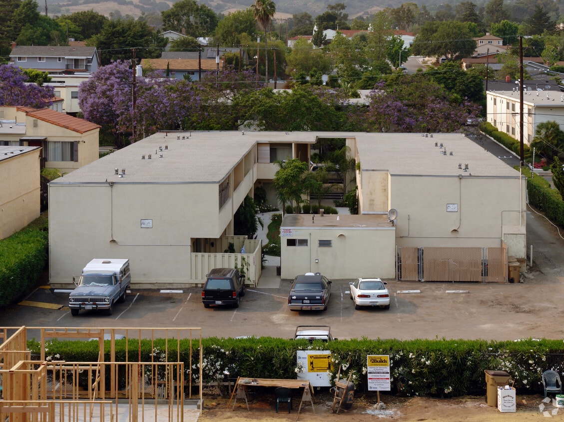 Building Photo - 3969 Via Lucero