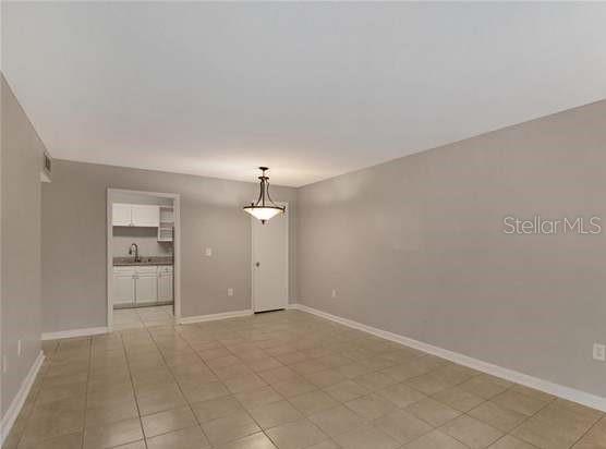 Foto del edificio - 484 Banyon Tree Cir