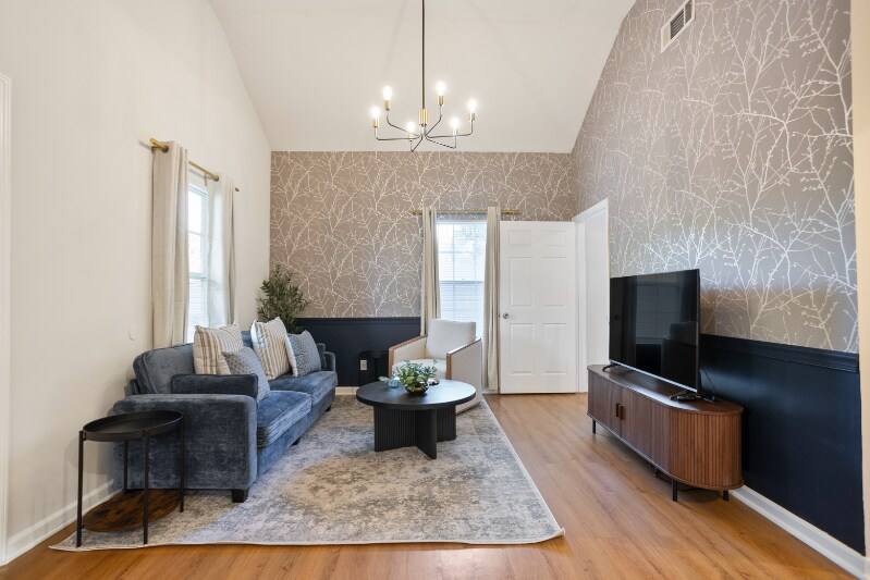 Primary Photo - 987 Dimmock St SW