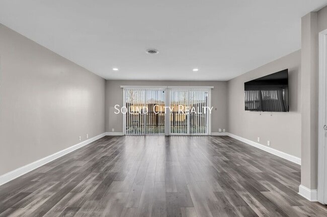 Foto del edificio - 403 Raintree Dr