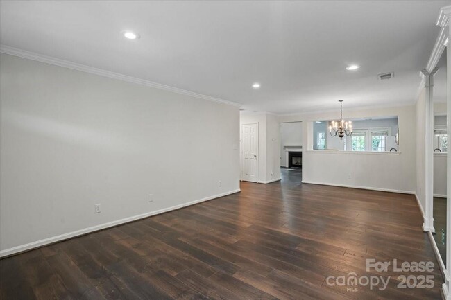 Building Photo - 9022 Roseton Ln