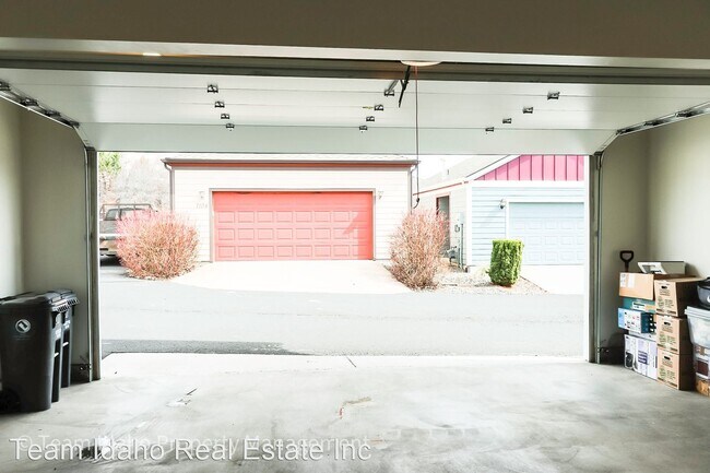 Building Photo - 3 br, 2.5 bath House - 1101 Hourglass Lane
