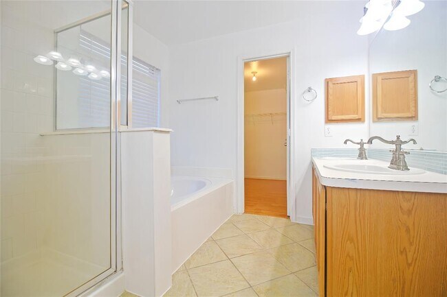 Building Photo - 17627 S Summit Canyon Dr