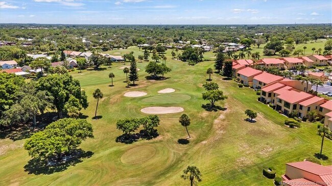 Foto del edificio - 5335 SE Miles Grant Rd