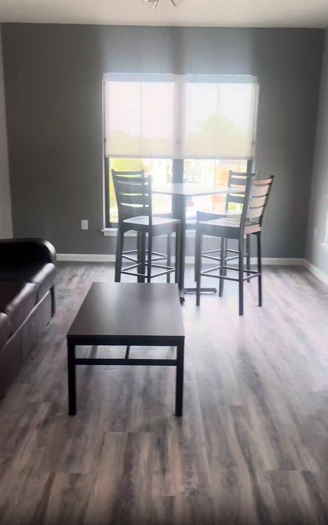 Building Photo - 52 East Park Place