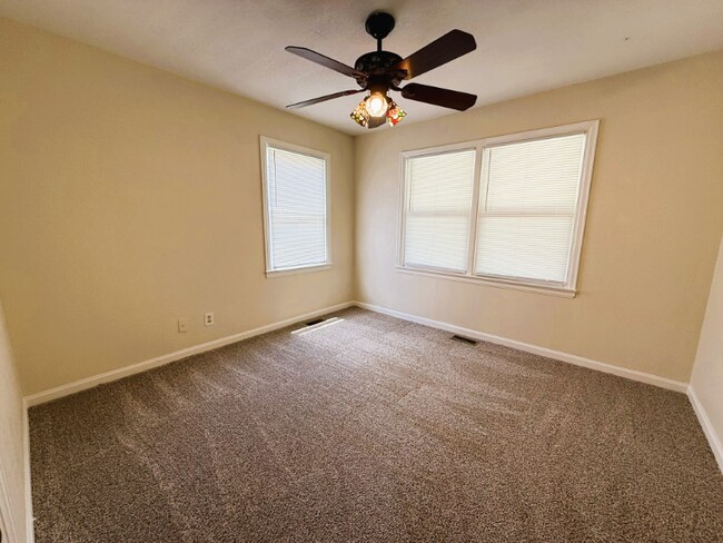 Foto del edificio - 1748 N Garland St