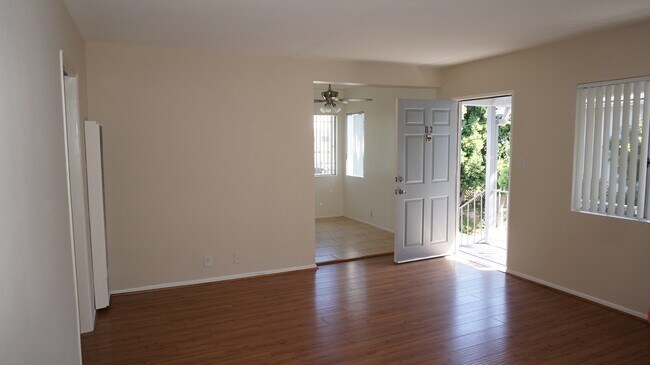 Building Photo - 3042 Livonia Ave