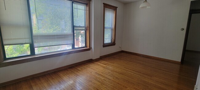 Foto del edificio - 3420 N Paulina St