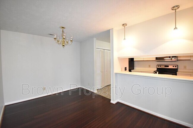Foto del edificio - 664 Bartons Landing Pl