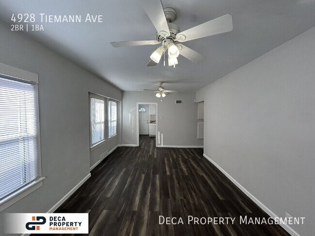 Foto del edificio - 4928 Tiemann Ave