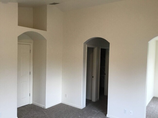 Foto del edificio - 3 Bedroom Home in Bethel-Danebo Area