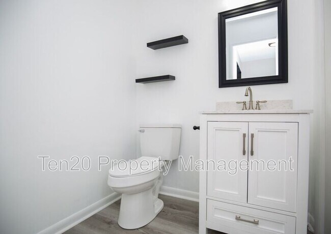 Foto del edificio - 2525 Norris Rd