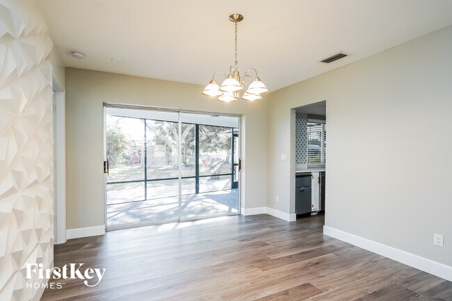 Building Photo - 2529 Shelby Pkwy