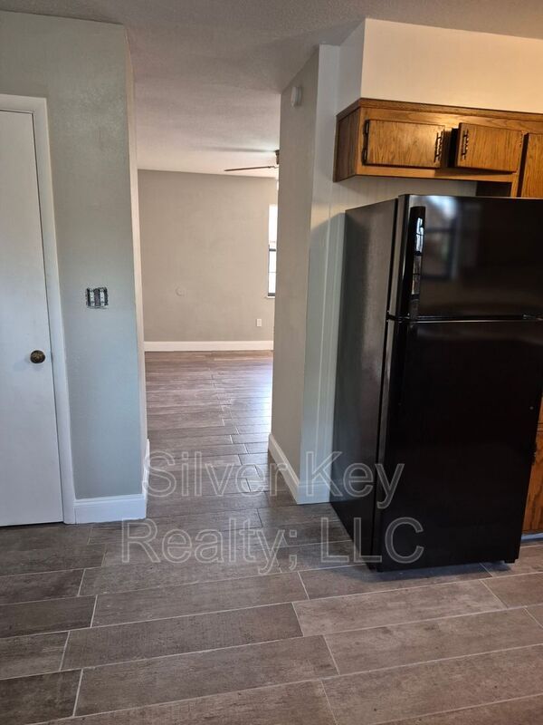 Foto del edificio - 823 Englewood Rd
