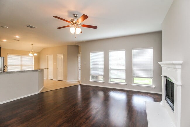 Building Photo - 1323 Artemus Dr