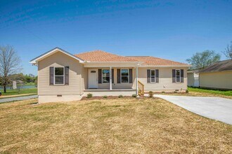 Building Photo - 7206 Della Dr