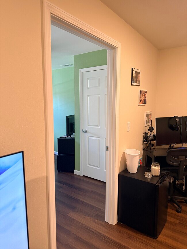 Armario del dormitorio 1. - 216 Saint Paul St SW