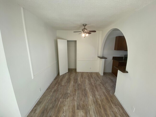 Foto del edificio - 3729 Clarington Ave