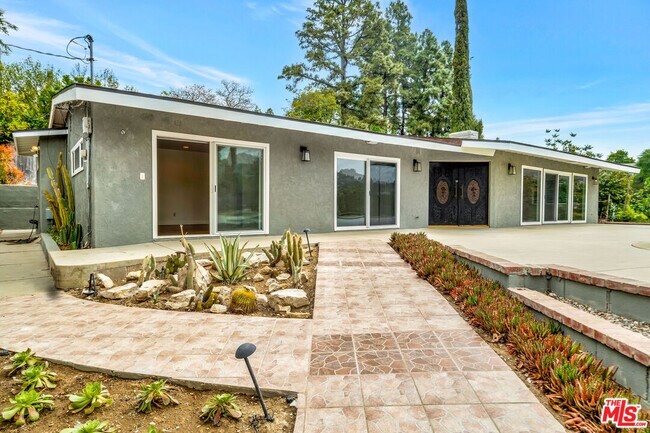 Foto del edificio - 3379 Canton Ln