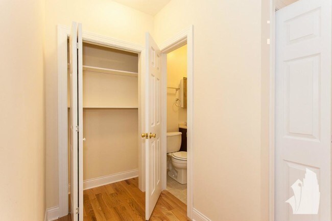 Foto del edificio - 2842 N Orchard St