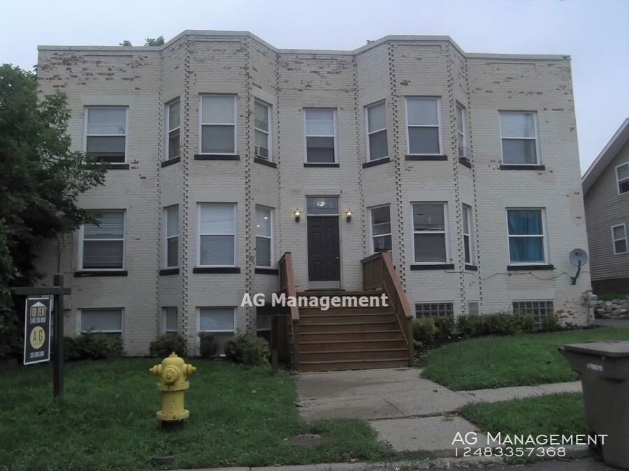 17 Clairmont Pl, Pontiac, MI 48342 Room for Rent in Pontiac, MI