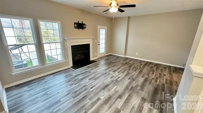 Building Photo - 4001 Waterside Ln