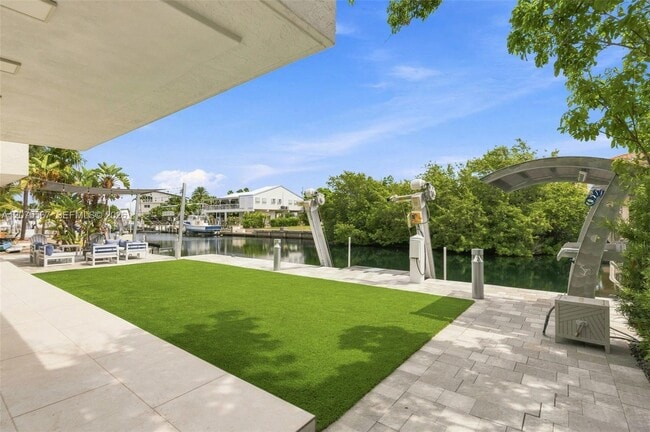 Building Photo - 203 Gulfview Dr