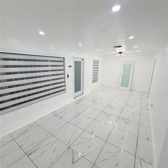 Building Photo - 10305 SW 149th Terrace