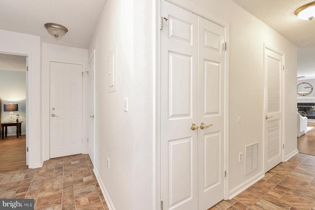 Foto principal - 704 Eagles Chase Dr