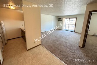 Building Photo - 307 11th Ave NW