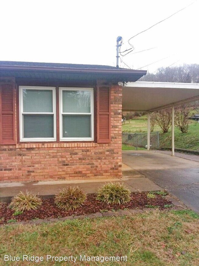 Building Photo - 3 br, 1 bath House - 5358 Bloomingdale Road