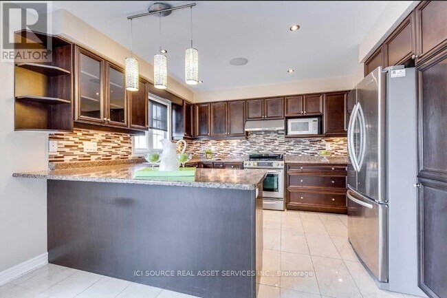 Building Photo - 38 Beachville Cir