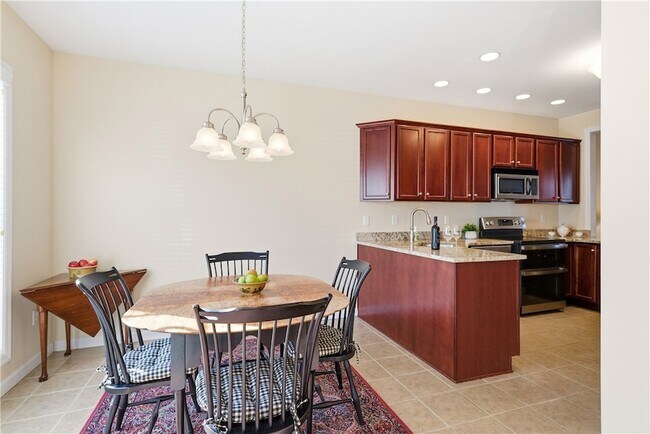 Building Photo - 819 Strasburg Dr