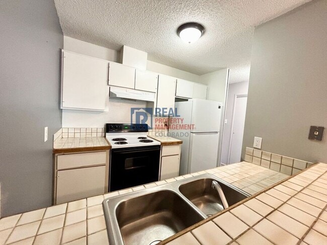 Foto del edificio - 2880 S Locust St