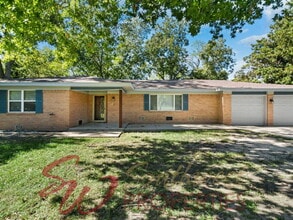 Building Photo - 596 N Lydia Ave