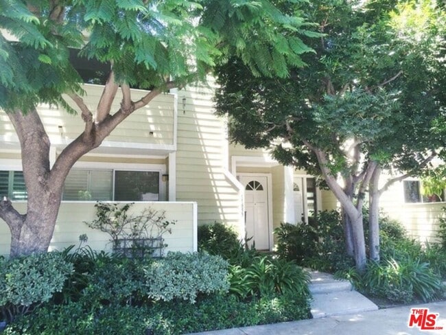 Foto del edificio - 11855 Nebraska Ave