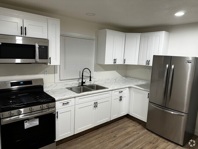 Building Photo - 505 Carpino Ave