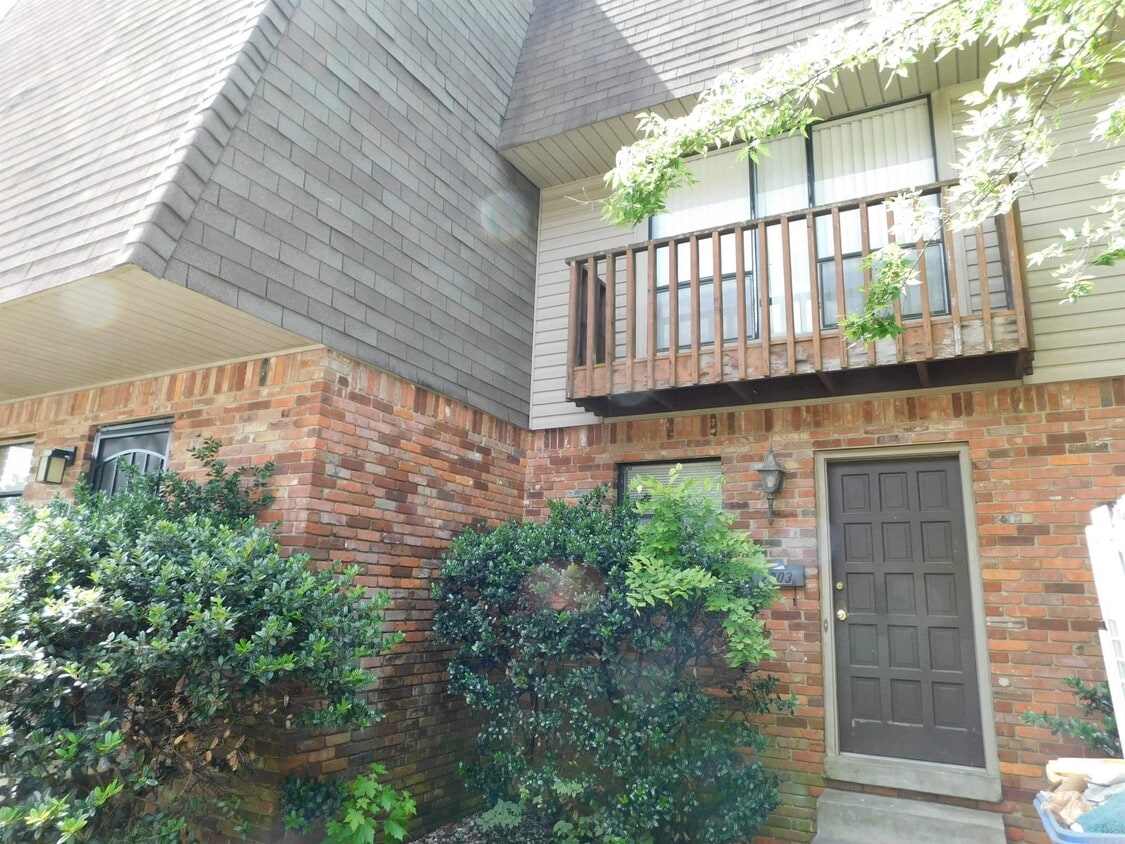 Primary Photo - 2203 Fendley Dr
