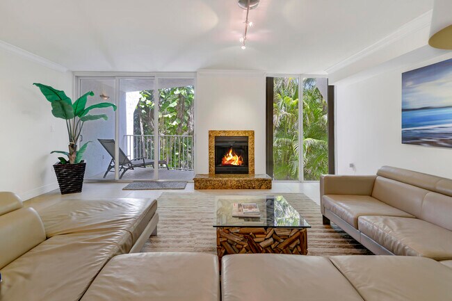 Foto del edificio - 1222  Hillsboro Mile  11 Hillsboro Beach F...