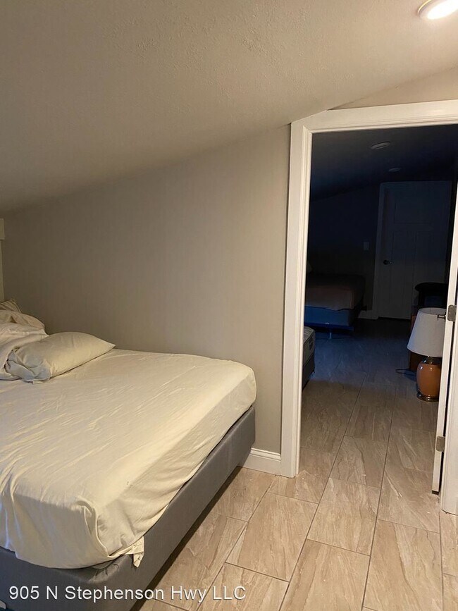 Foto del edificio - 3 br, 1 bath House - 11399 Boyne City Rd