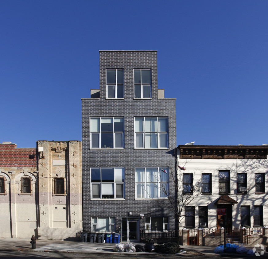 Foto del edificio - 159 Irving Ave