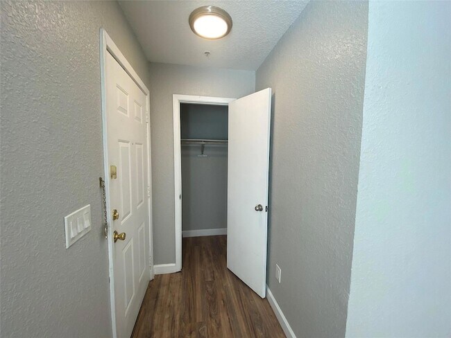 Foto del edificio - 701 W Sycamore St