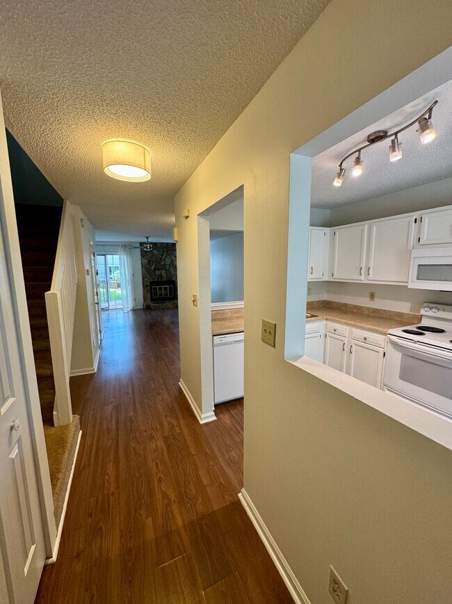 Foto del edificio - Cozy, 2BR, 2.5BA Townhouse in Raintree