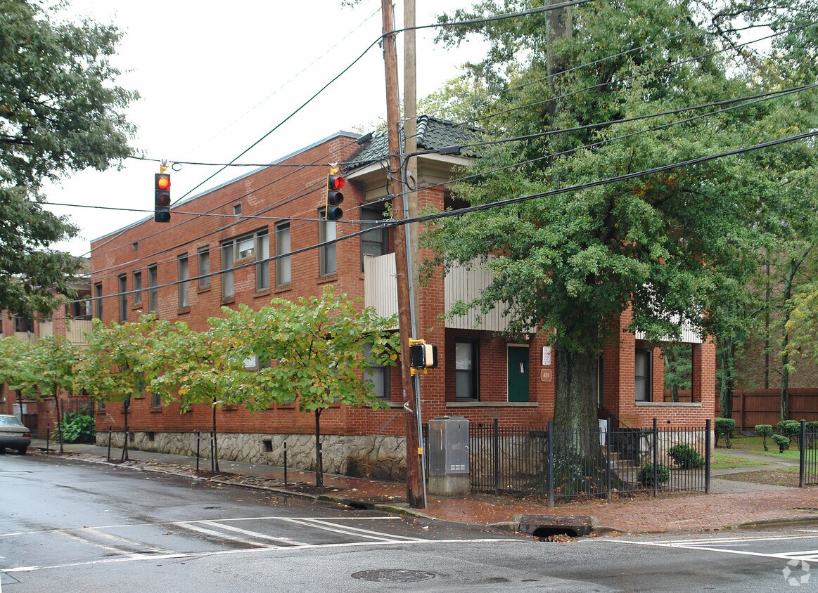 Foto principal - 431 NE Parkway Dr