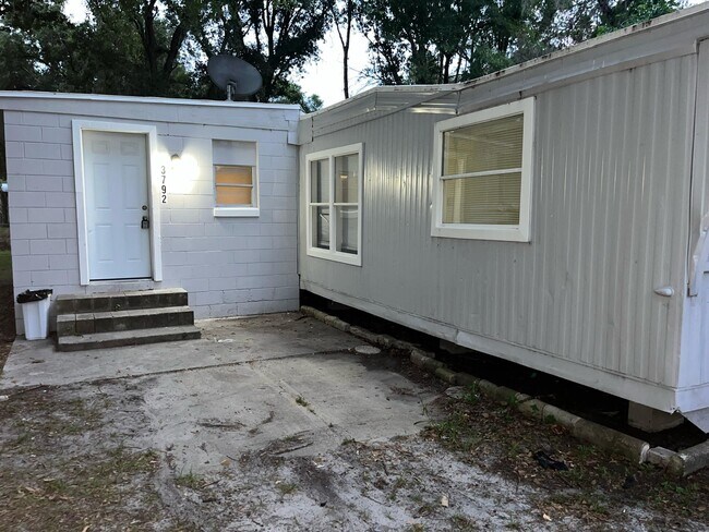 Building Photo - 3792 Old Dixie Hwy