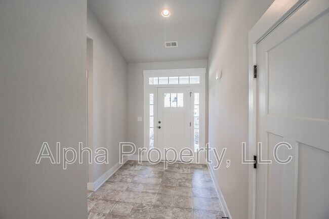 Foto del edificio - 316 Runion Lake Ct