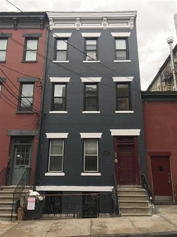 Building Photo - 106 8th St