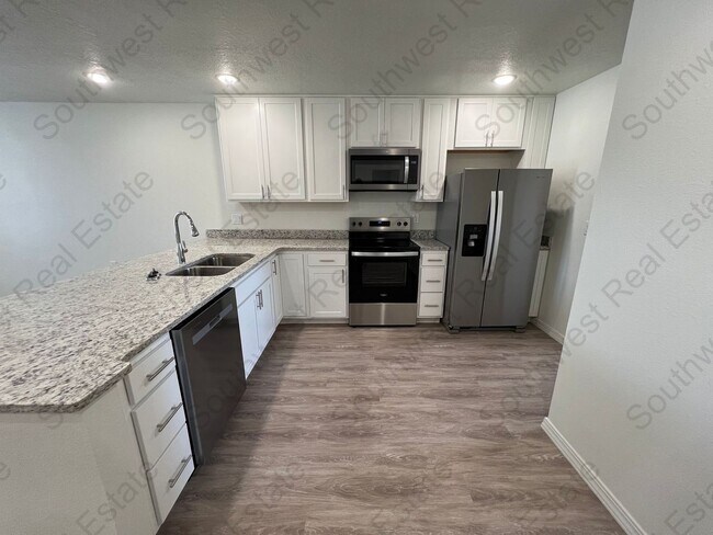 Foto del edificio - 2121 Bobwhite Ct